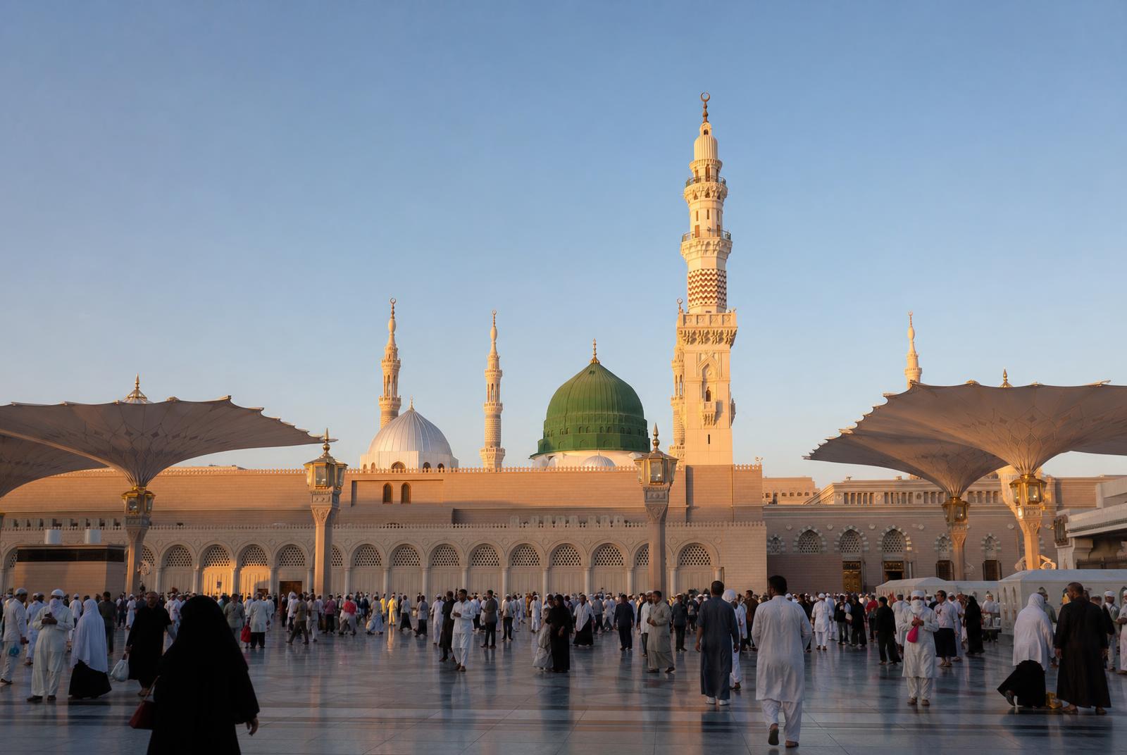 The green dome of Masjid an-Nabawi